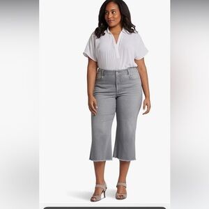NYDJ Bridgette High Rise Wide Leg Cropped Raw Hem Sage Green Capris. Sz 12
